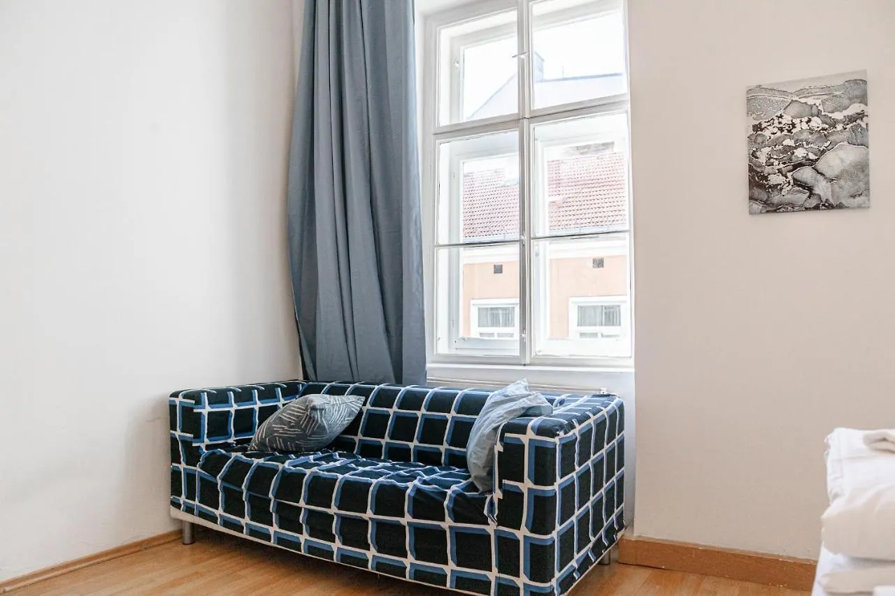 Central Belvedere 3Br Shared Apartment - 12 Min From City Center Vienna