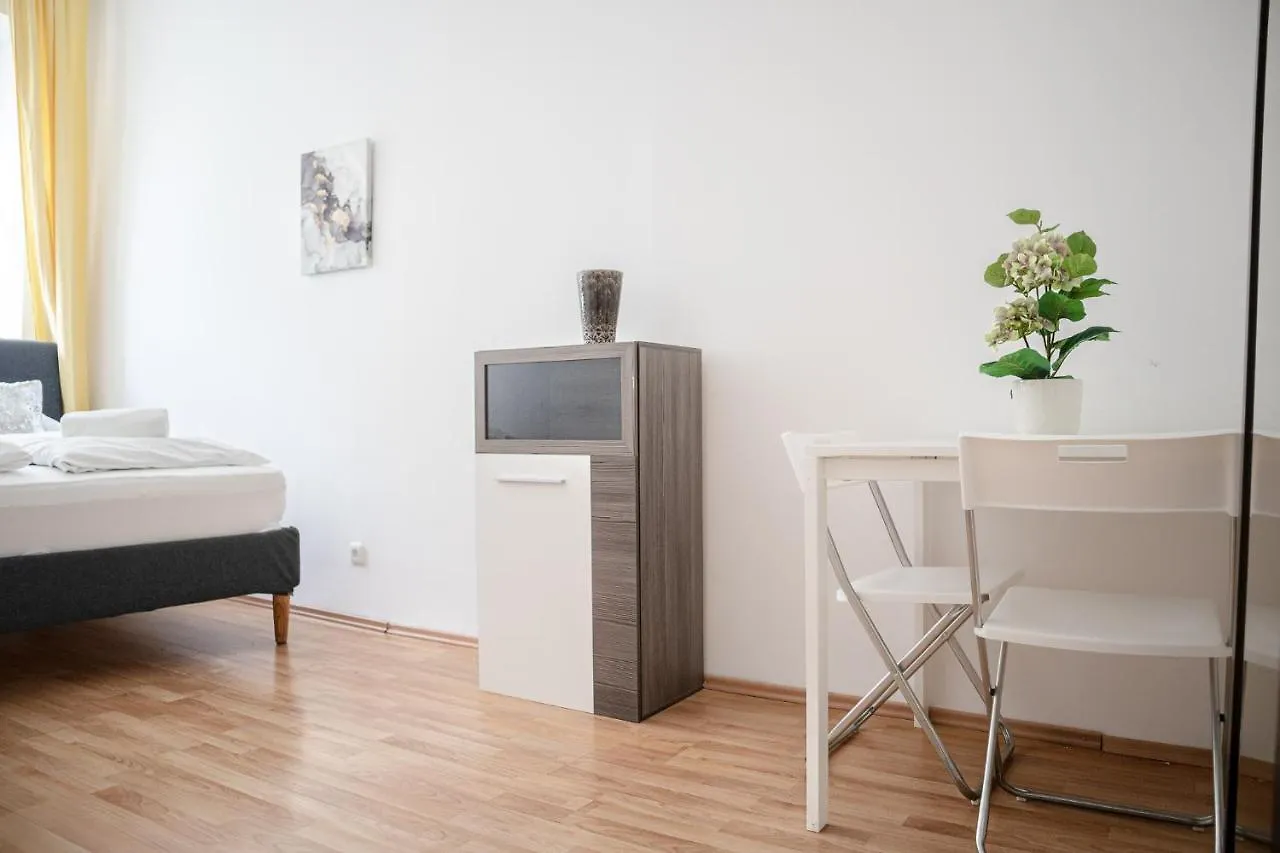 Central Belvedere 3Br Shared Apartment - 12 Min From City Center Βιέννη