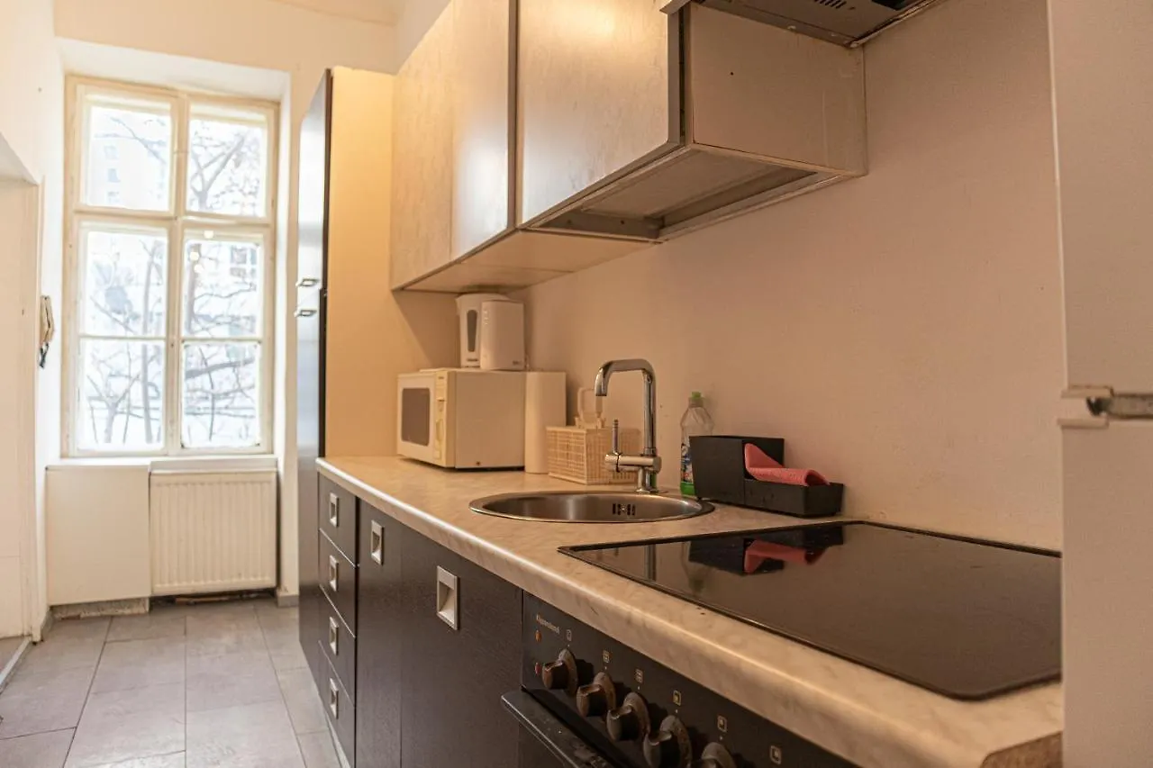 Central Belvedere 3Br Shared Apartment - 12 Min From City Center Vienna Austria