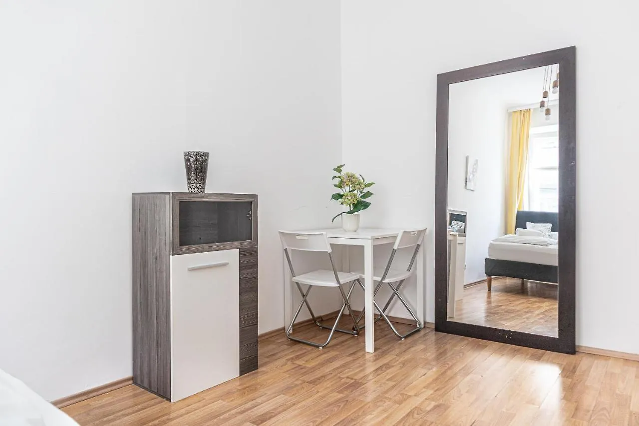 Central Belvedere 3Br Shared Apartment - 12 Min From City Center Βιέννη