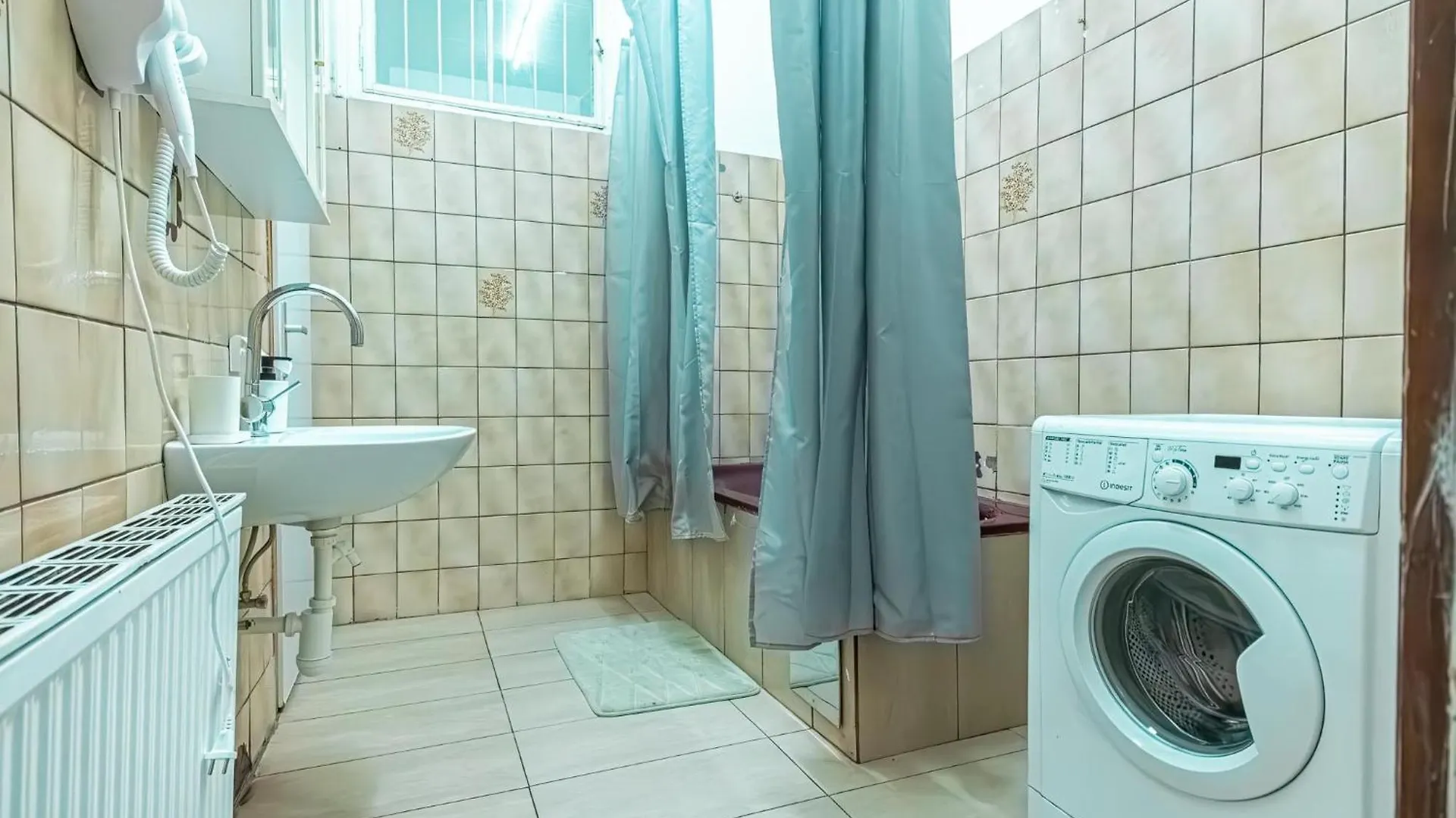 Central Belvedere 3Br Shared Apartment - 12 Min From City Center Vienna
