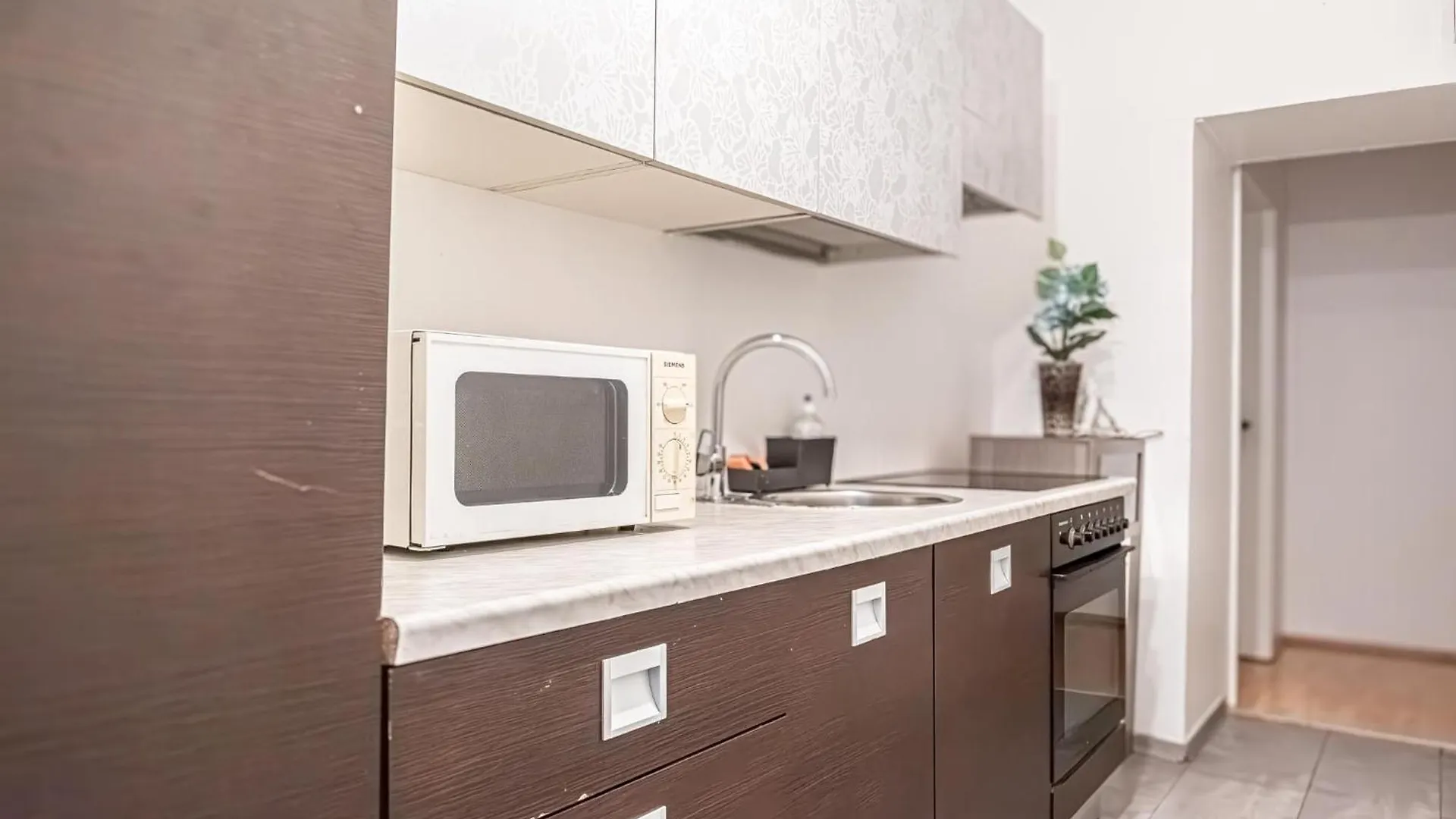 Central Belvedere 3Br Shared Apartment - 12 Min From City Center Vienna Austria