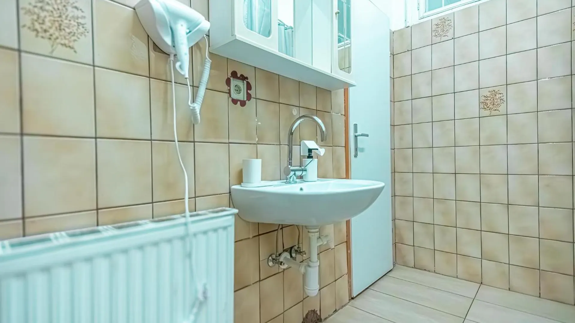 Central Belvedere 3Br Shared Apartment - 12 Min From City Center Vienna Austria